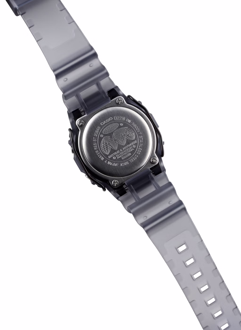 DW-5600BDG23-1: полупрозрачный ремешок и корпус