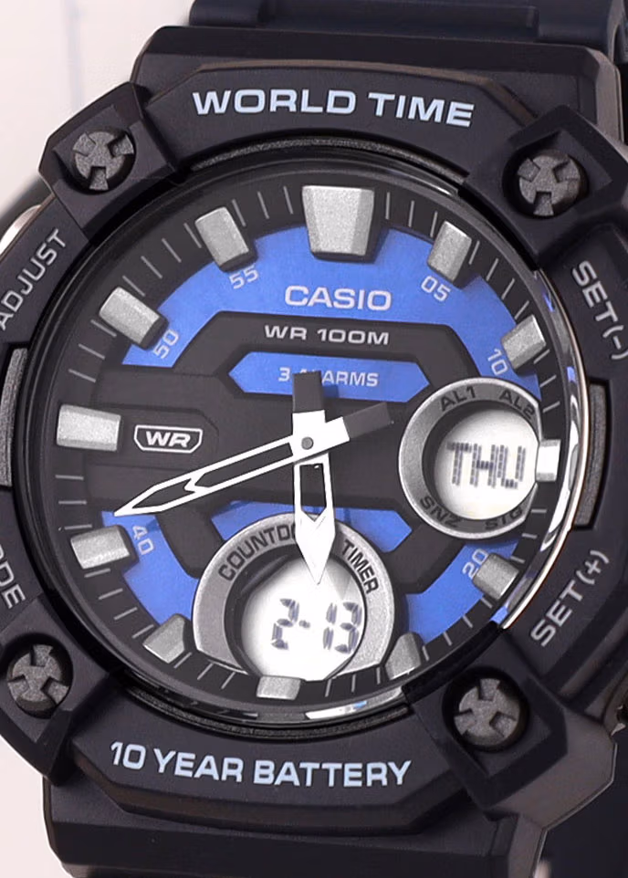 Циферблат Casio AEQ-120W крупным планом