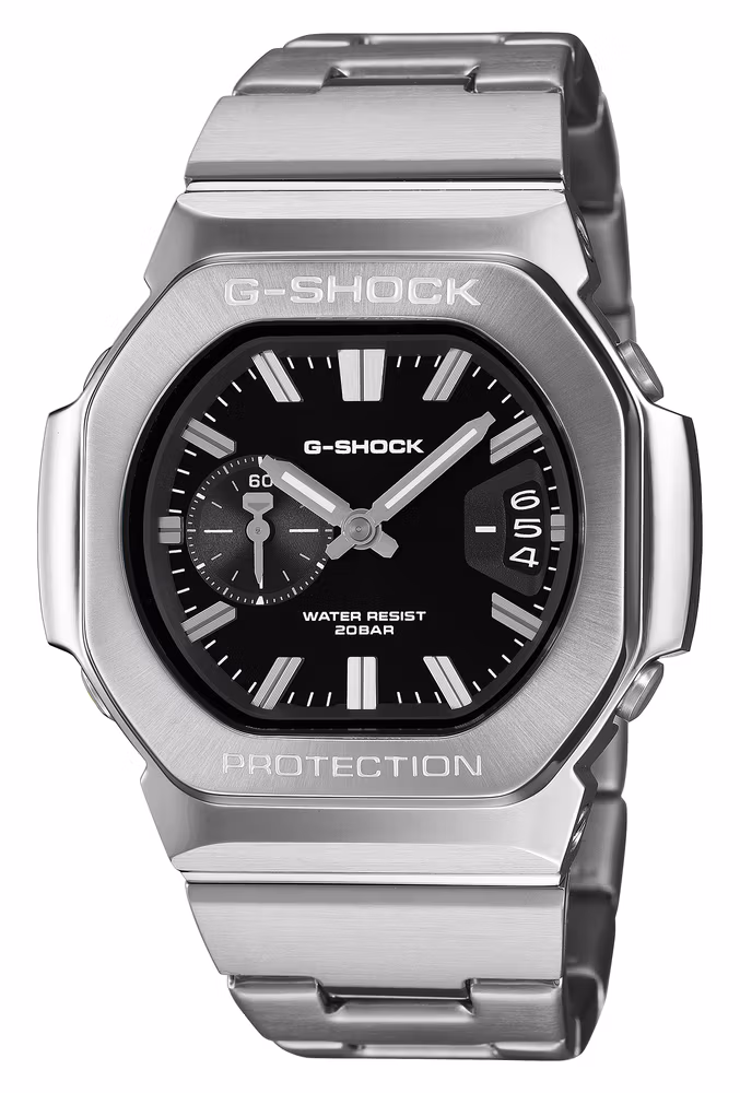 Casio G-Shock GMC-2500D примерно на пятую часть легче полнометаллической GMW-BZ5000D