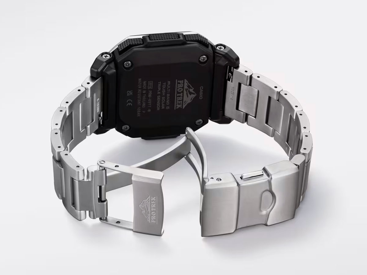 Раскрытая застёжка титанового браслета PRW-69YT-7