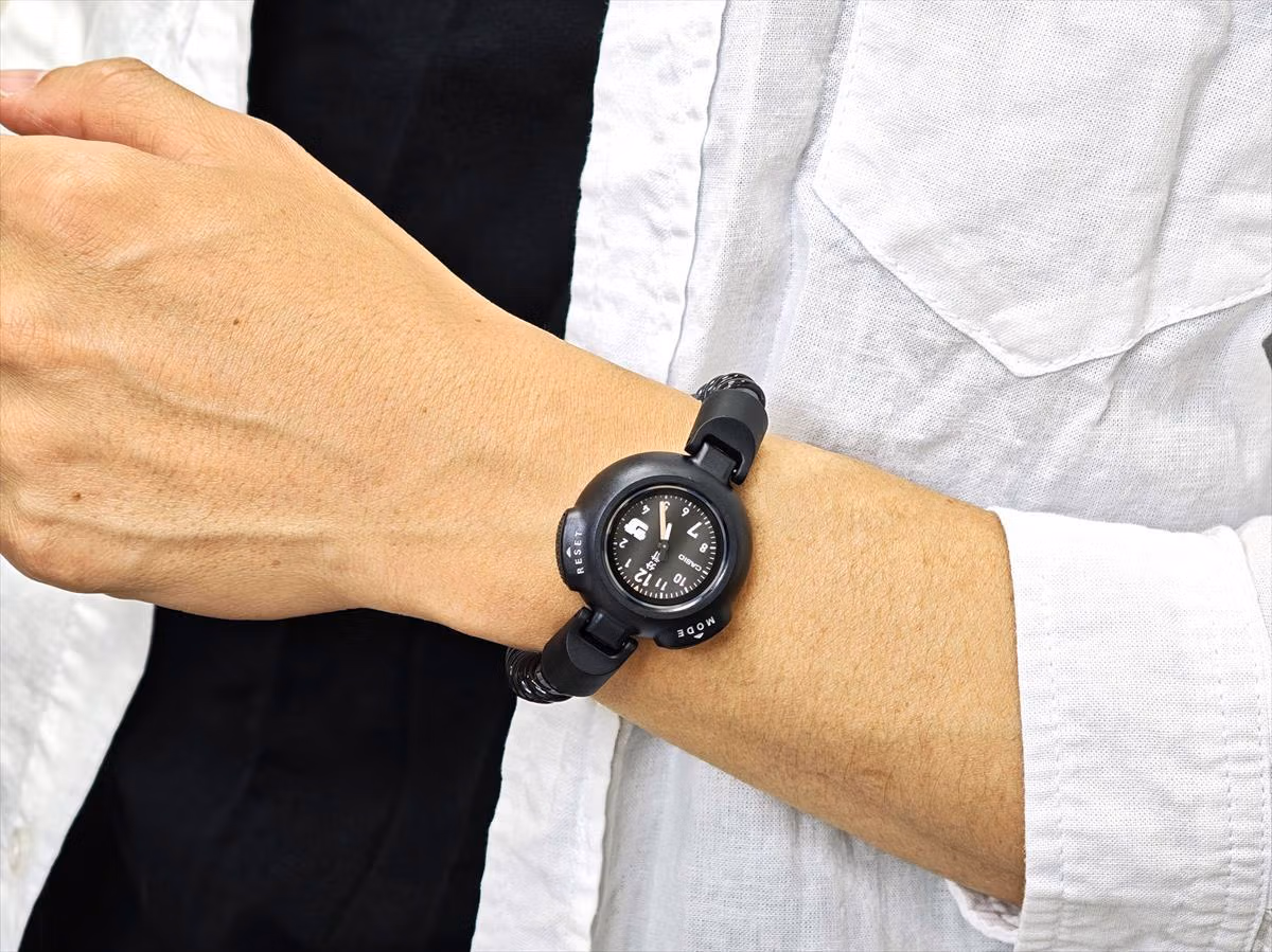Casio SAN-100H-1B на запястье