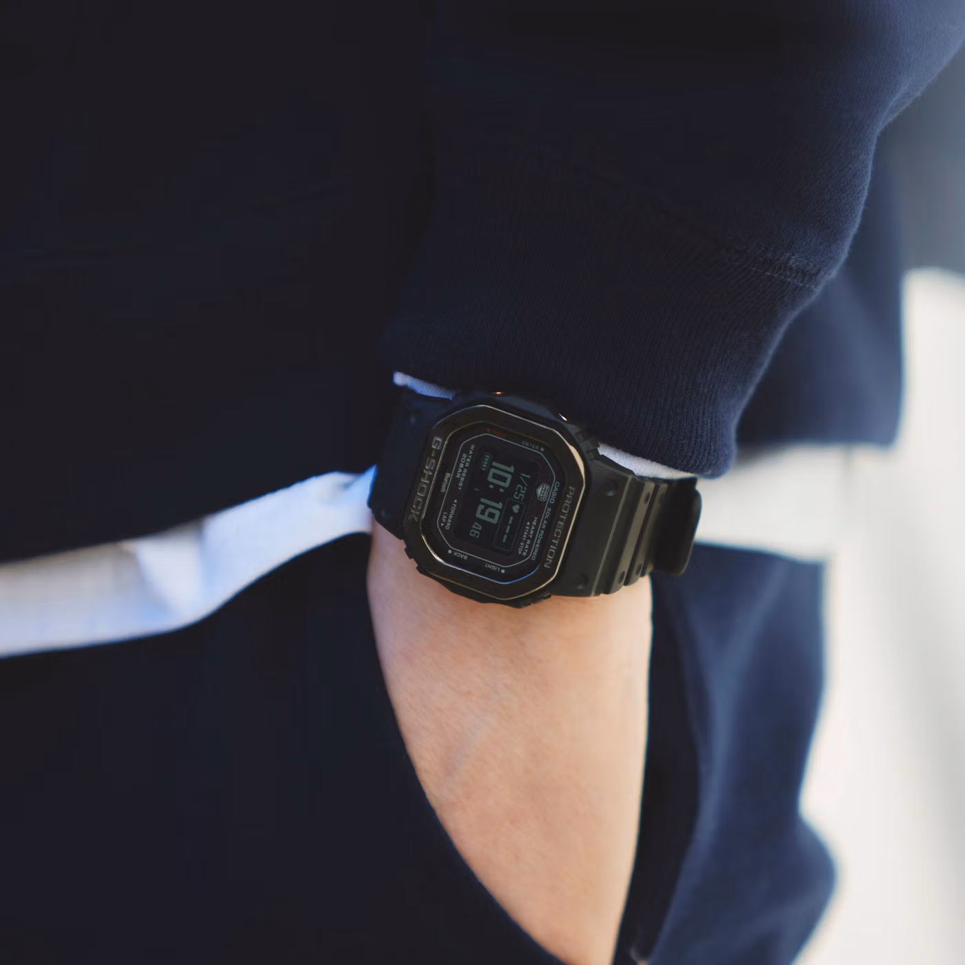 DW-H5600MB-1 на запястье