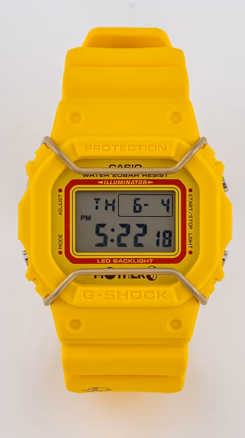 Жёлтый G-Shock DW-5600MOT26-9 с золотистым защитным бампером