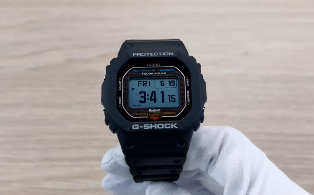 Casio G-Shock GW-BX5600-1 на руке