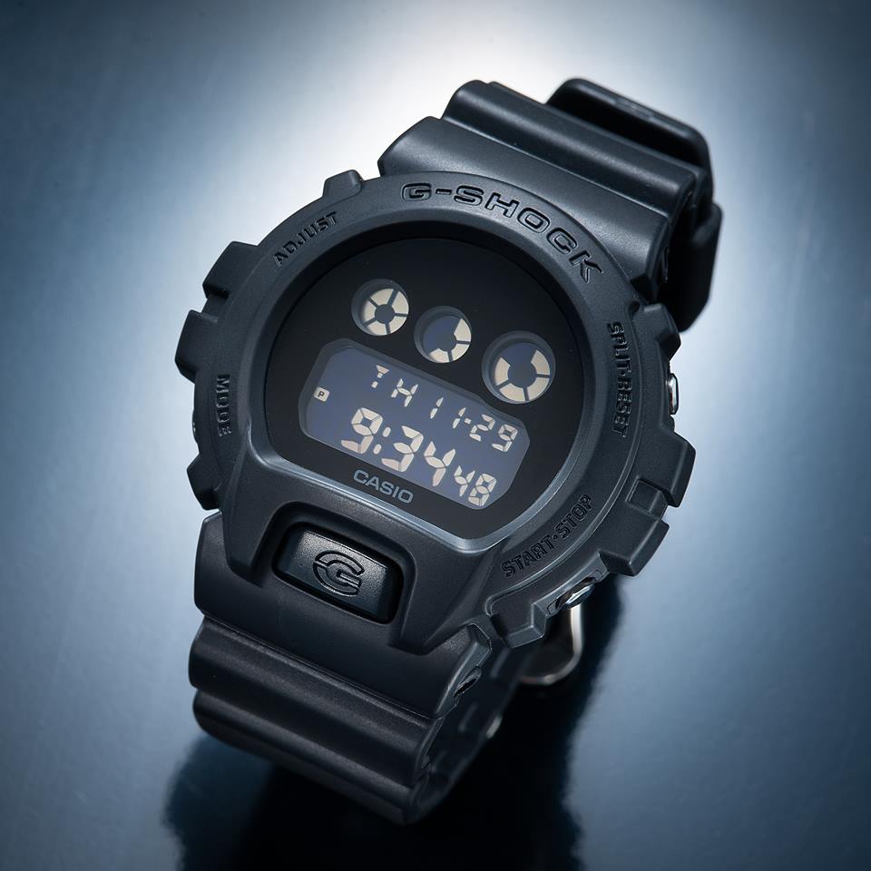 G-Shock DW-6900 в чёрном корпусе