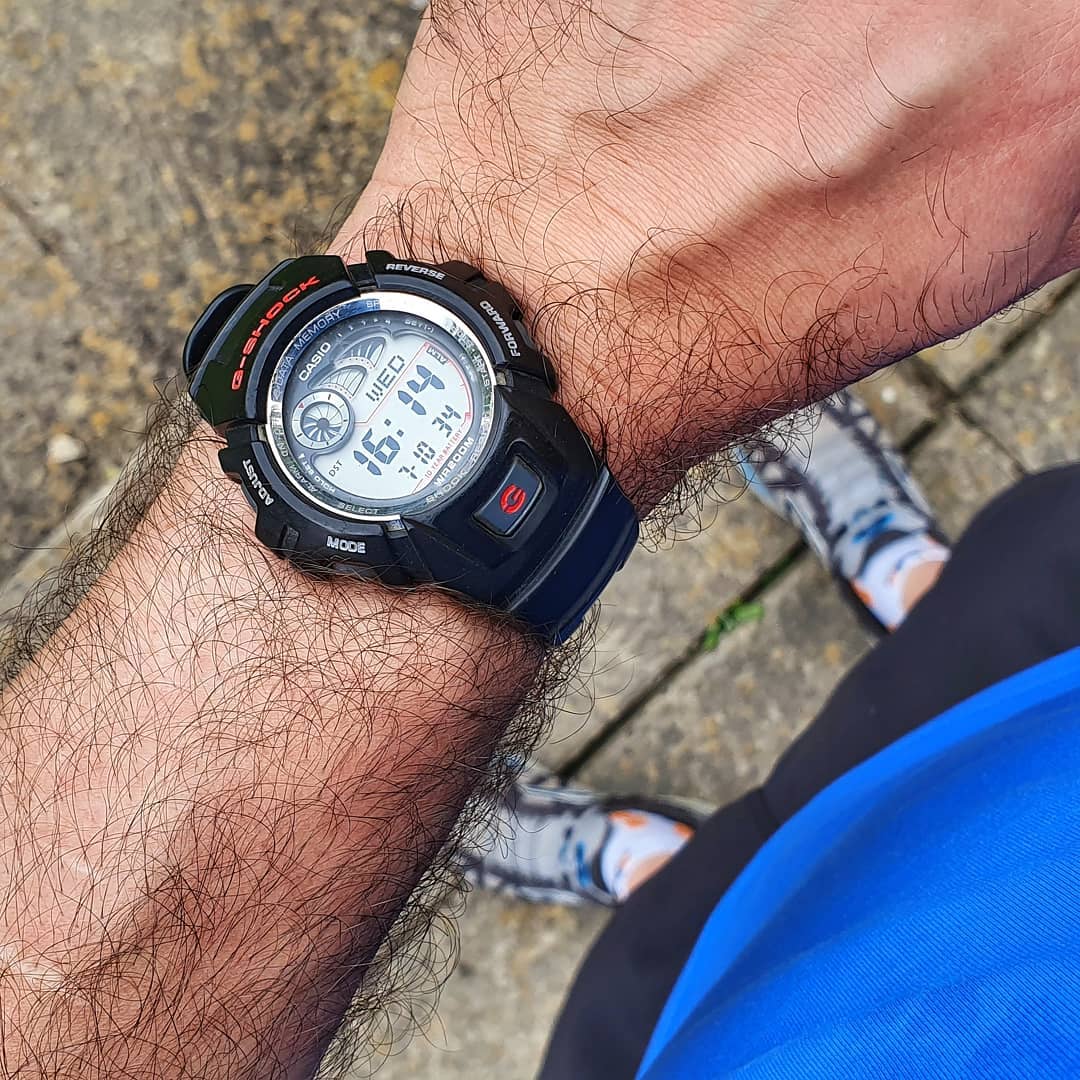 G-Shock G-2900 на руке