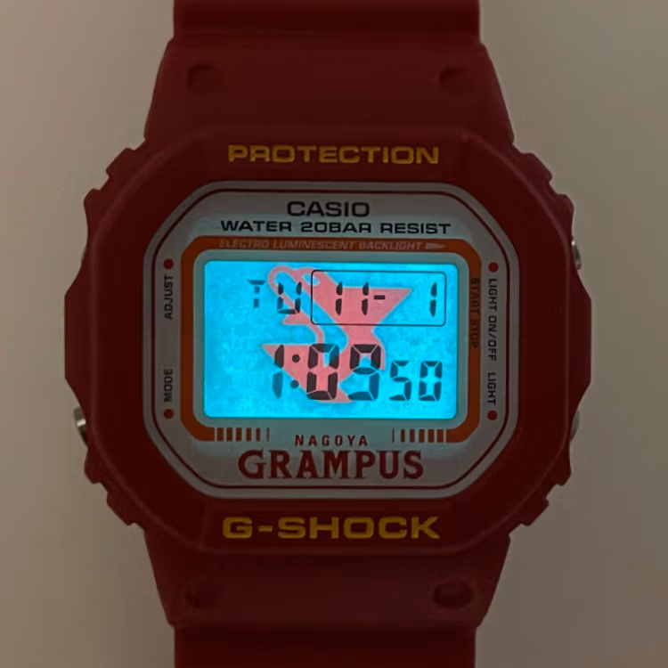 Family Symbol в подсветке G-Shock Nagoya Grampus 30th Anniversary