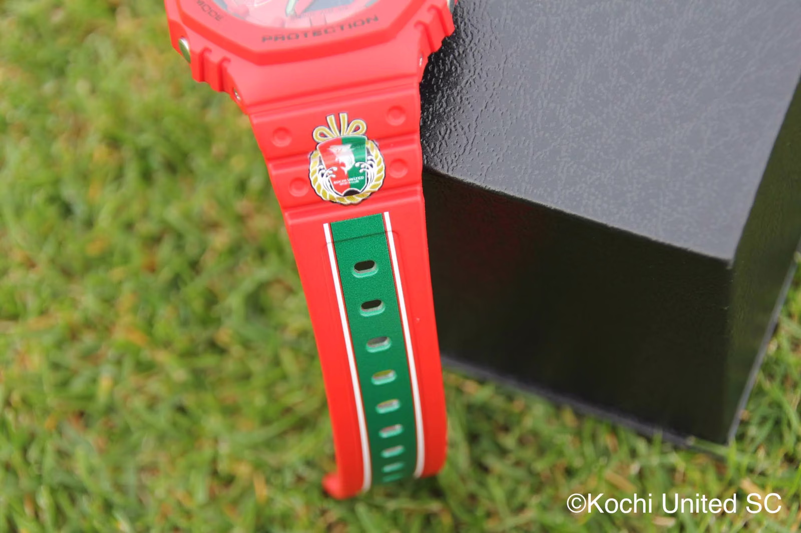 Ремешок G-Shock Kochi United SC 2026ver. с эмблемой клуба