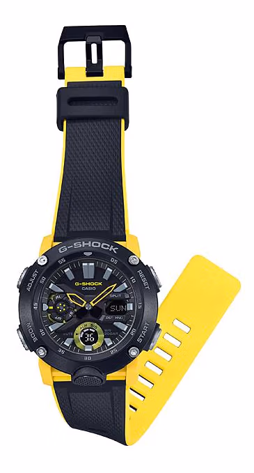 Casio G-Shock GA-2000-1A9 с отстёгнутой половиной ремешка