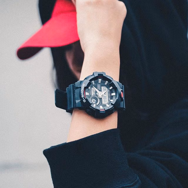 Casio G-Shock GA-700-1A на руке