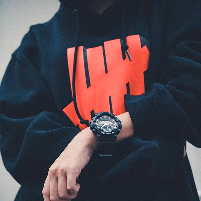 Casio G-Shock GA-700-1A на руке