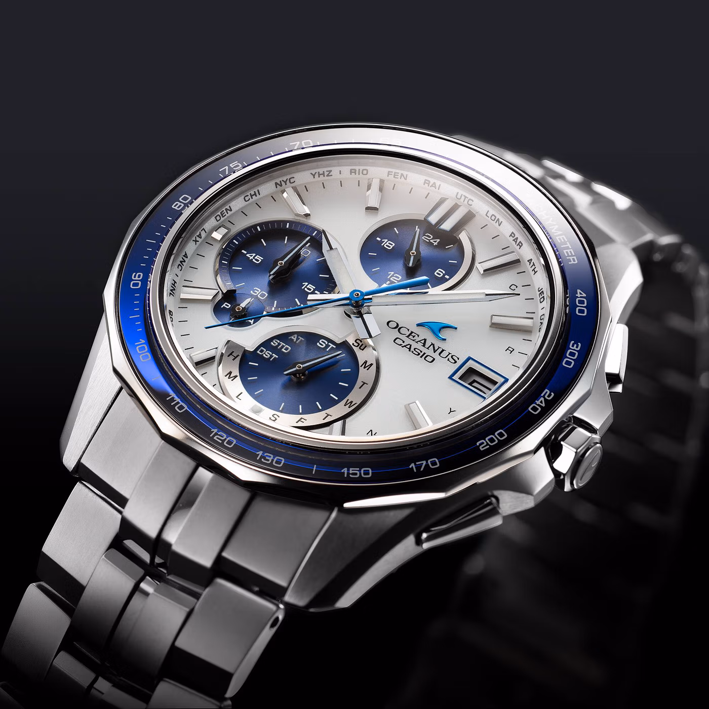 Циферблат и сапфировый безель OCW-S7000D-7A крупным планом