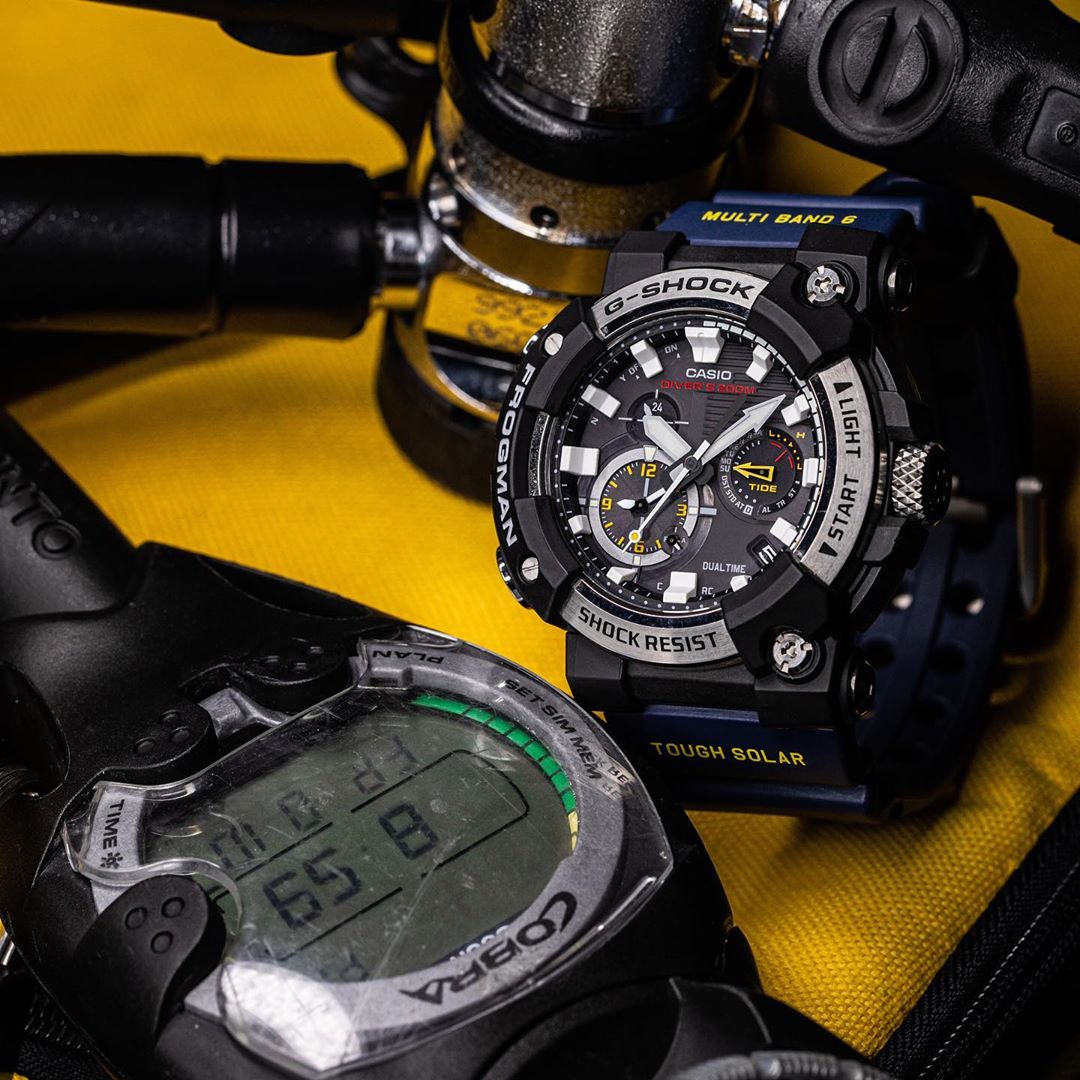 G-Shock Frogman GWF-A1000 со снаряжением для дайвинга