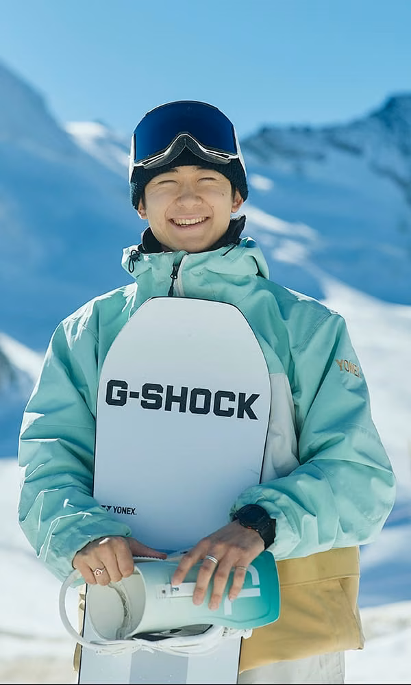 Юто Тоцука со сноубордом G-SHOCK