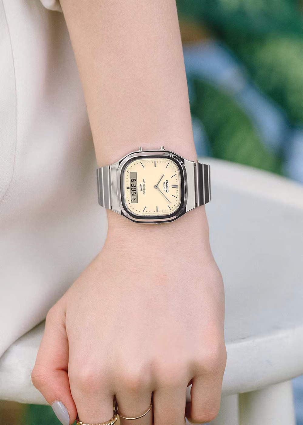 Casio AQ-240E-7A2