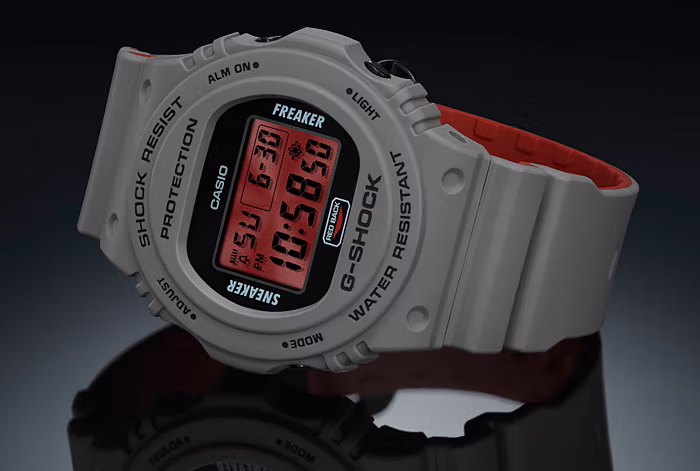 Casio DW-5700SF-1