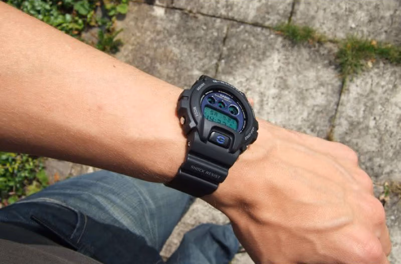 Casio DW-6900E-1
