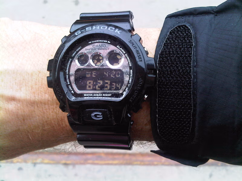 Casio DW-6900NB-1
