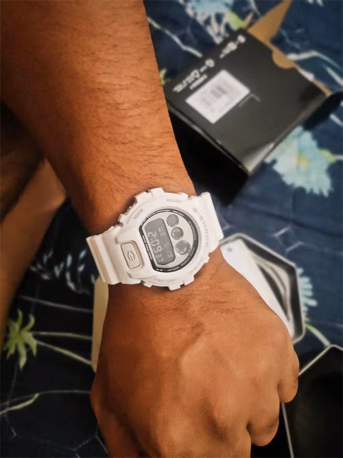 Casio DW-6900NB-7