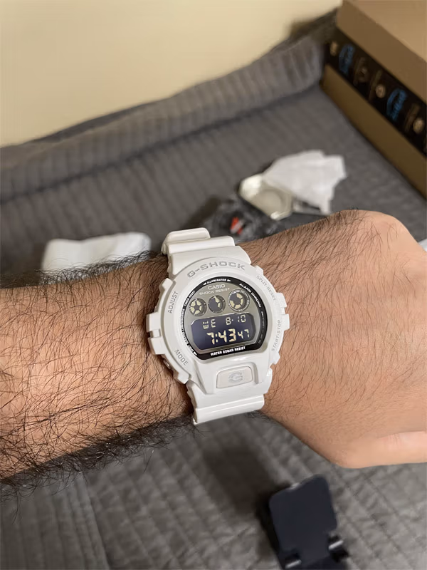 Casio DW-6900NB-7