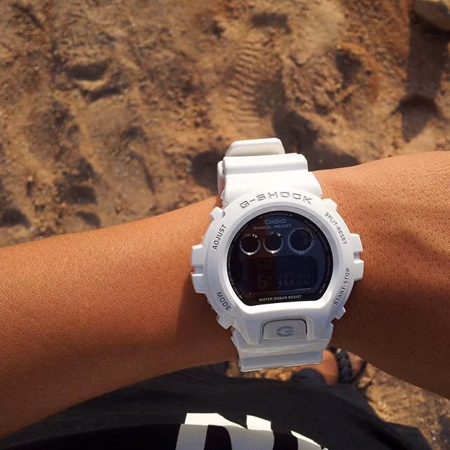 Casio DW-6900NB-7