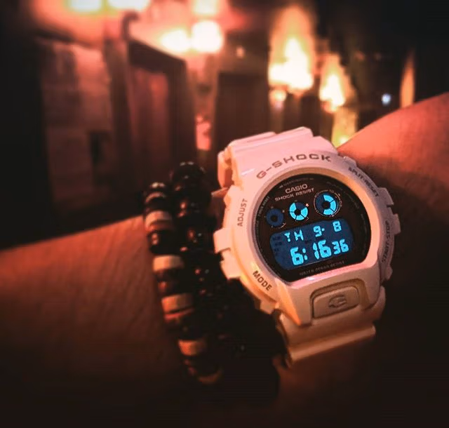 Casio DW-6900NB-7