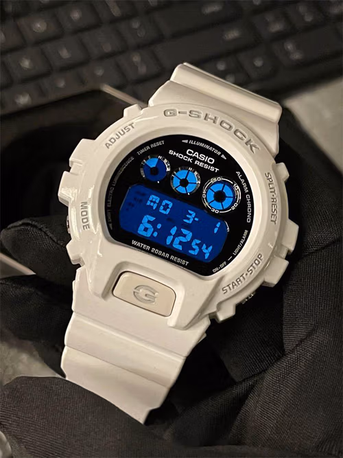 Casio DW-6900NB-7