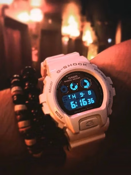 Casio DW-6900NB-7