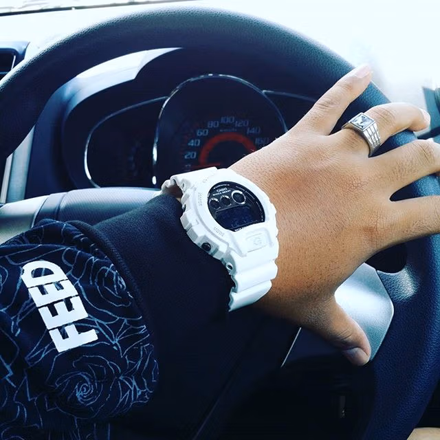 Casio DW-6900NB-7