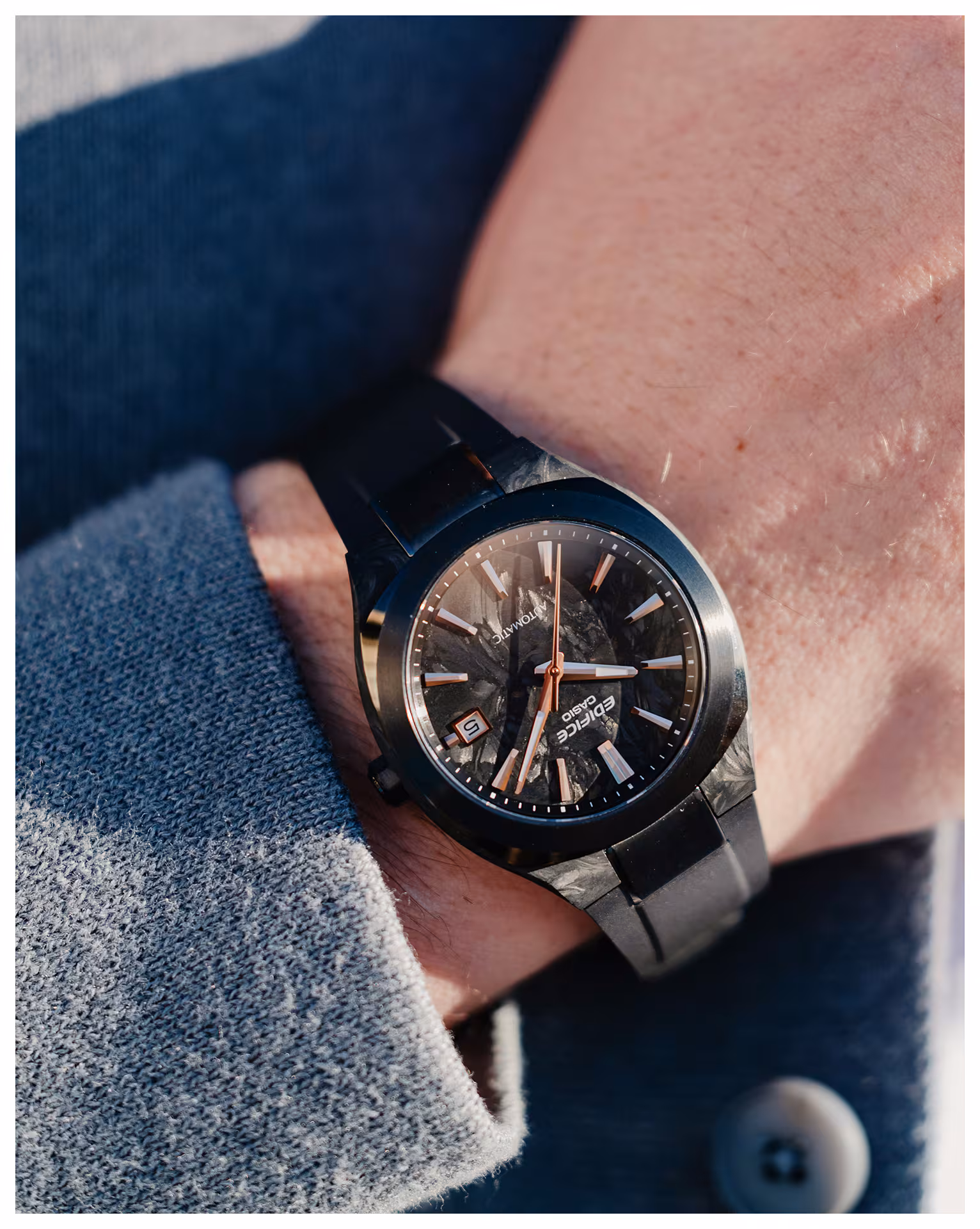Casio EFK-200XPB-1A на запястье