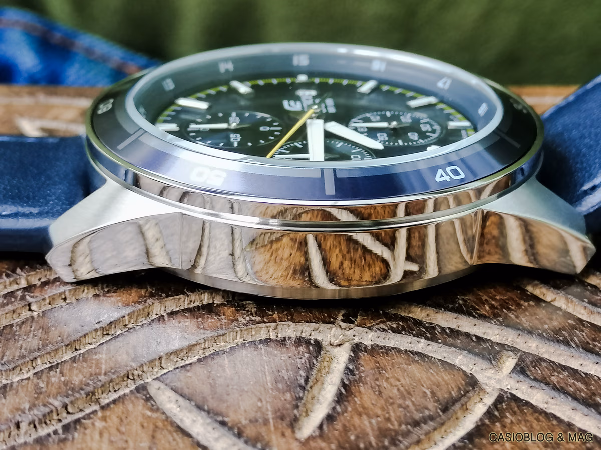 Casio EFR-526L-2CVU00023