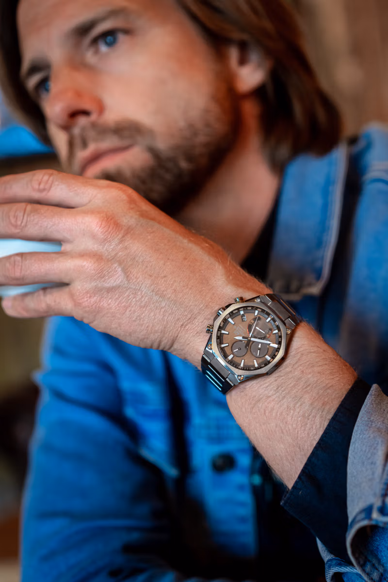 Casio EQB-1100YDC-1A