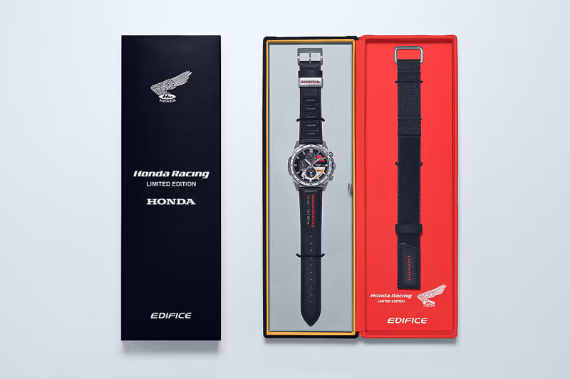 Casio EQW-A2000HR-1A