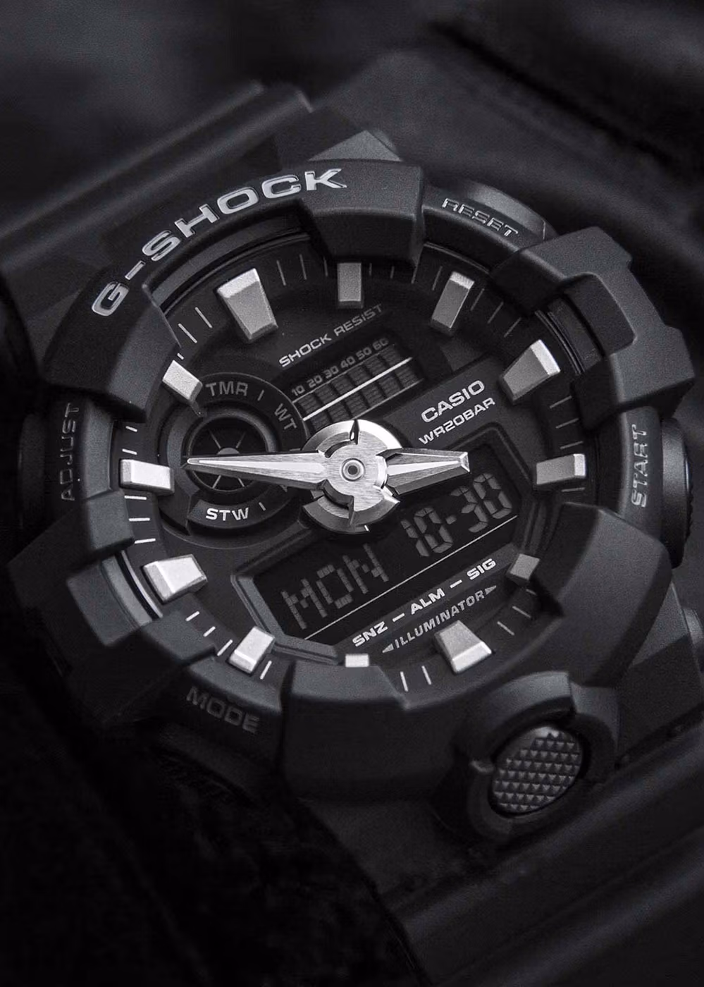 Casio GA-700-1B