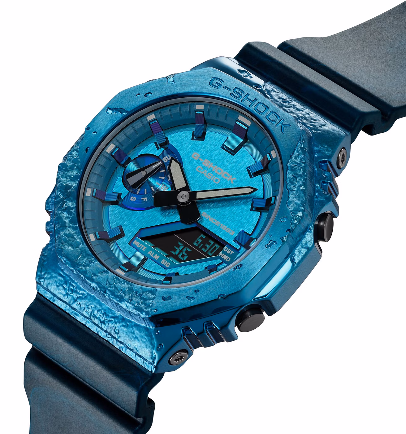 Casio GM-2140GEM-2A
