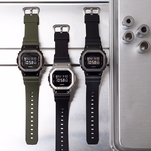 Casio GM-5600B-1