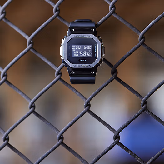 Casio GM-5600B-1
