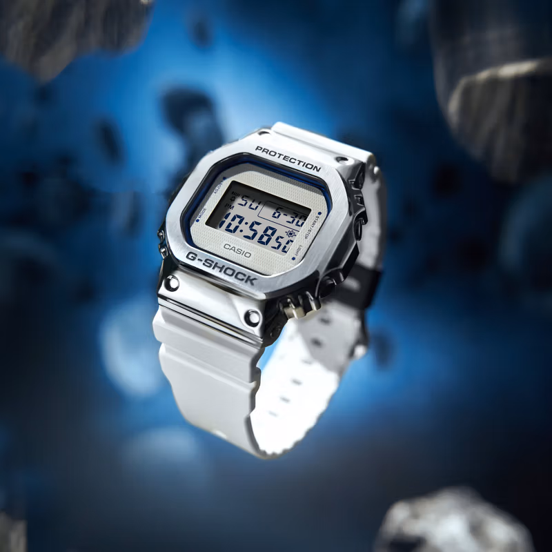 Casio GM-5600LC-7PRH