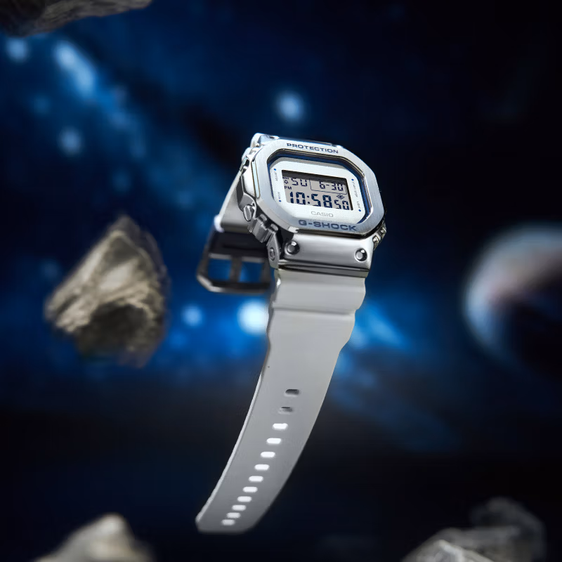 Casio GM-5600LC-7PRH