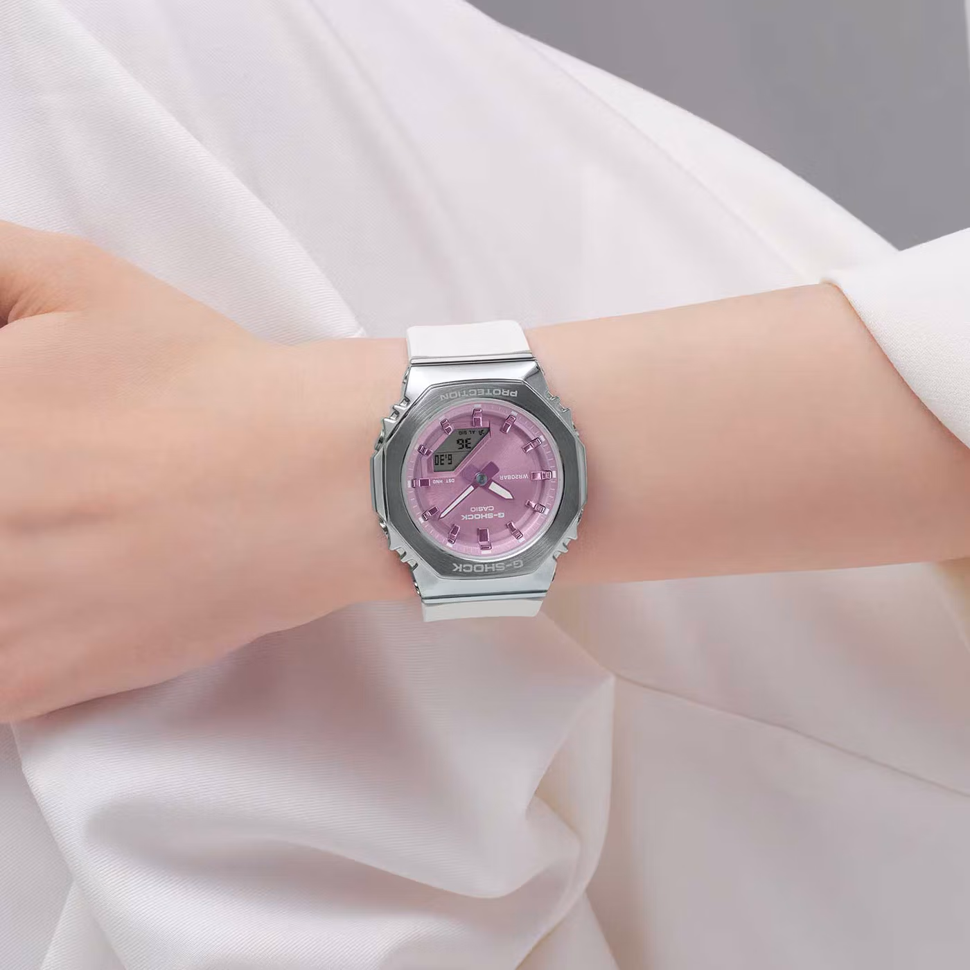 Casio GM-S2110-7A6