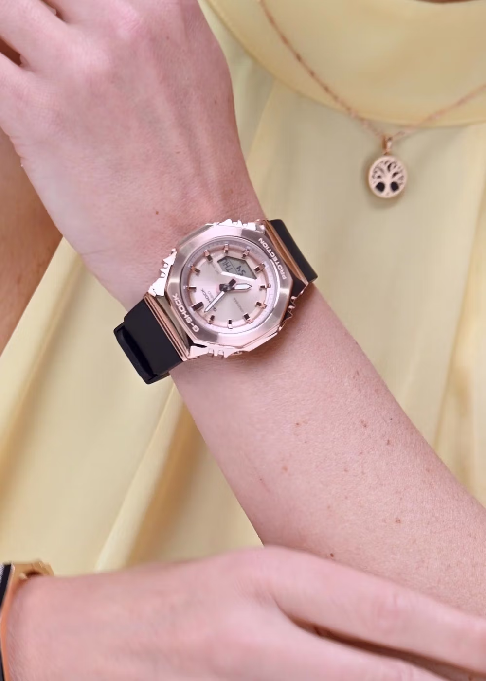 Casio GM-S2110PG-1A4
