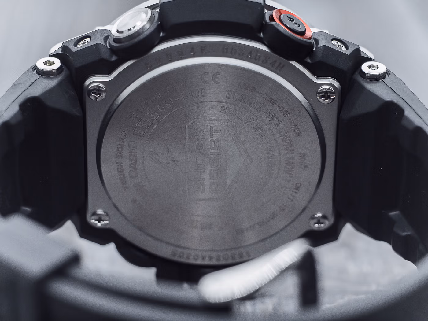 Casio GST-B100-1A