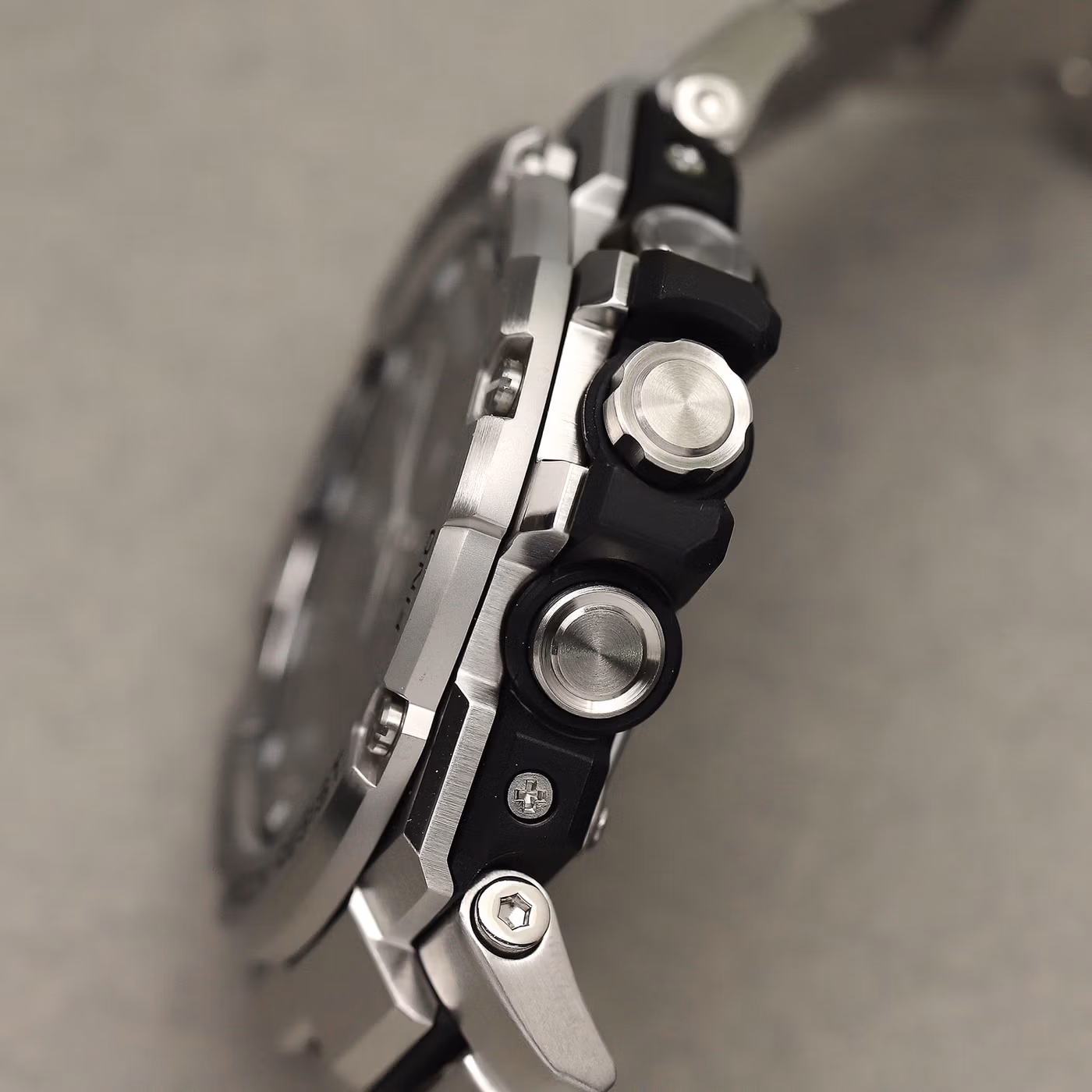 Casio GST-B100D-1A
