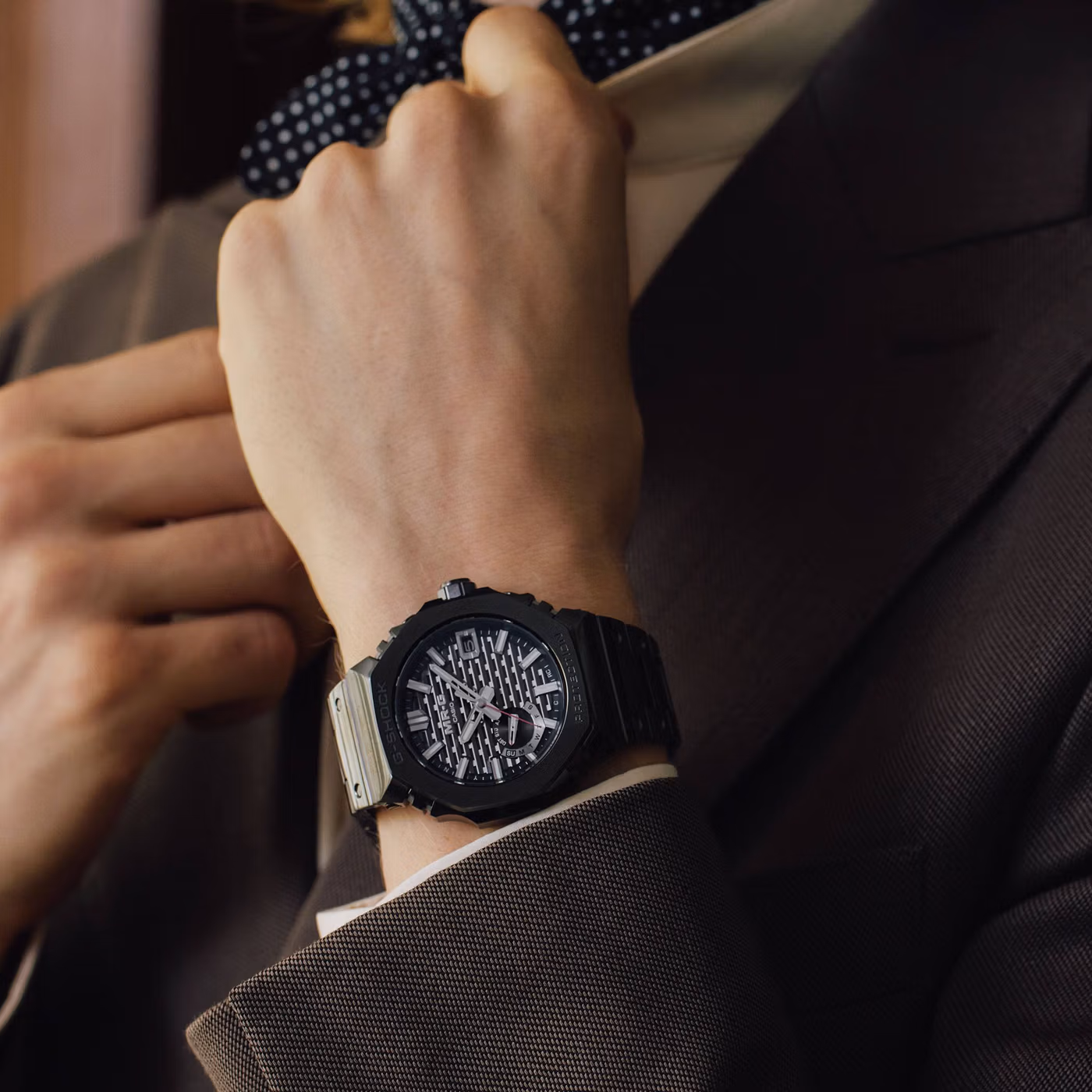 Casio MRG-B2100B-1A