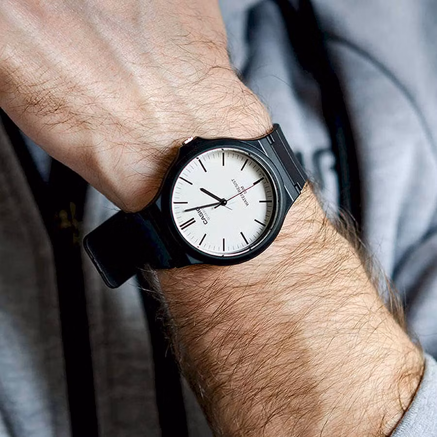 Casio MW-240-7EV