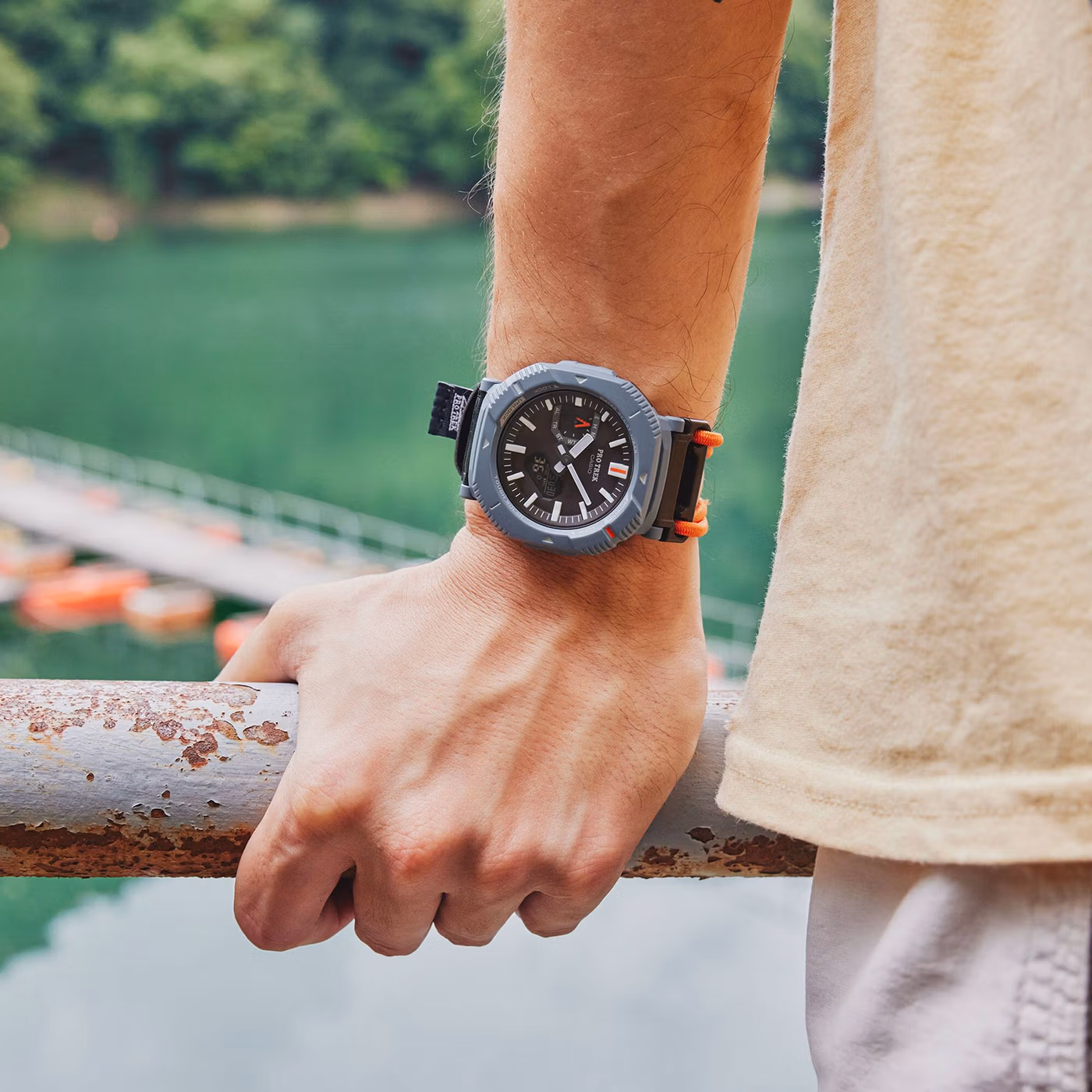 Casio PRJ-B001B-2