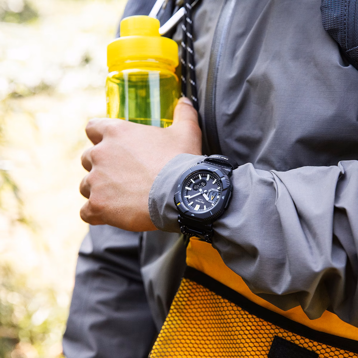 Casio PRJ-B001B-1